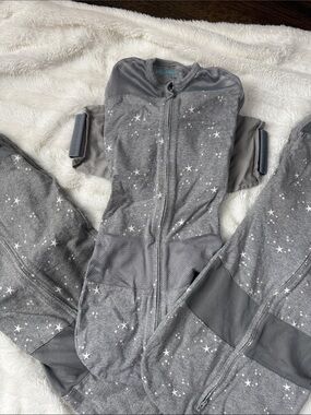 Grey Sleep Sacks with White Star Print from Happiest Baby BUNDLE